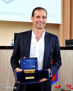 Foto LaPresse - Jennifer Lorenzini 07/03/2016 Coverciano - Firenze ( Italia) Sport Calcio Consegna Premio Panchine d'Oro  Nella foto: Massimiliano Allegri  Photo LaPresse - Jennifer Lorenzini 07 March 2016 Coverciano - Firenze ( Italy) Sport Soccer Panchine D'Oro  In the pic:  Massimiliano Allegri